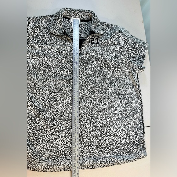 Light Grey Sherpa 2021 Pullover, Size 2XL - Picture 8 of 14